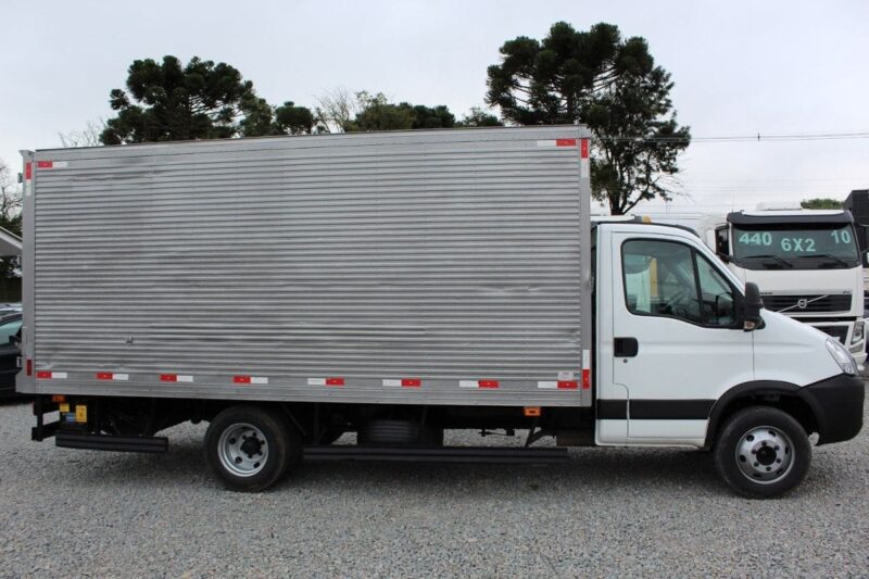 Iveco Daily 70C17 2012/2013 - Imagem 4
